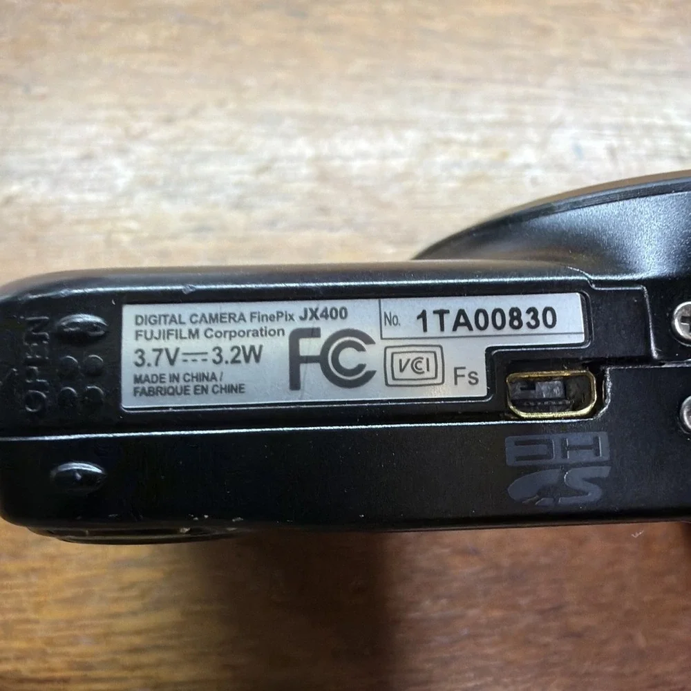 FUJIFILM FinePix JX400 Digital Camera with USB Charging Cable